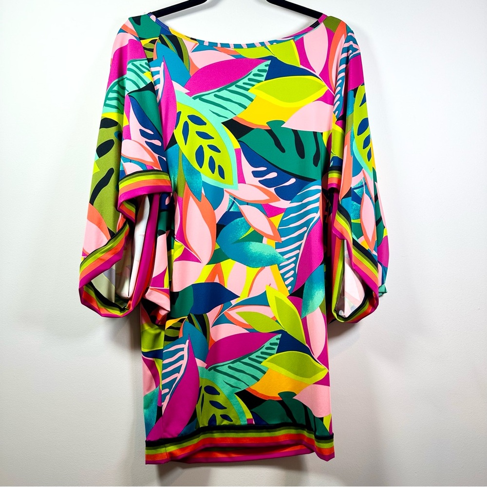 Trina Turk Rain Forest Swim Cover-Up Tunic in Green
Multi, Small - Picture 3 of 13
